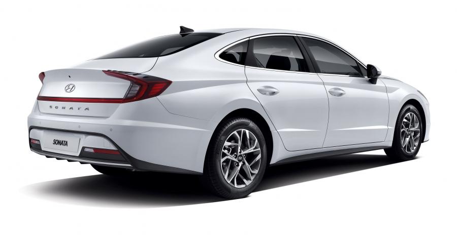  Hyundai Sonata 2019 года  (KR) (фото 4 из 42)